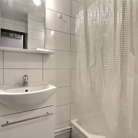 2 Personnes Au Pied Des Pistes, Plagne Centre - Fr-1-455-282 Appartement La Plagne